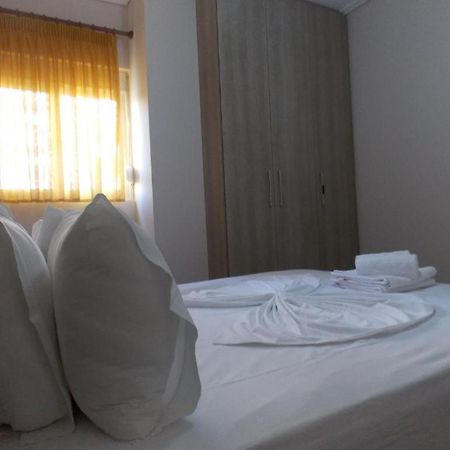 Coastline Apartments Sarandë Buitenkant foto