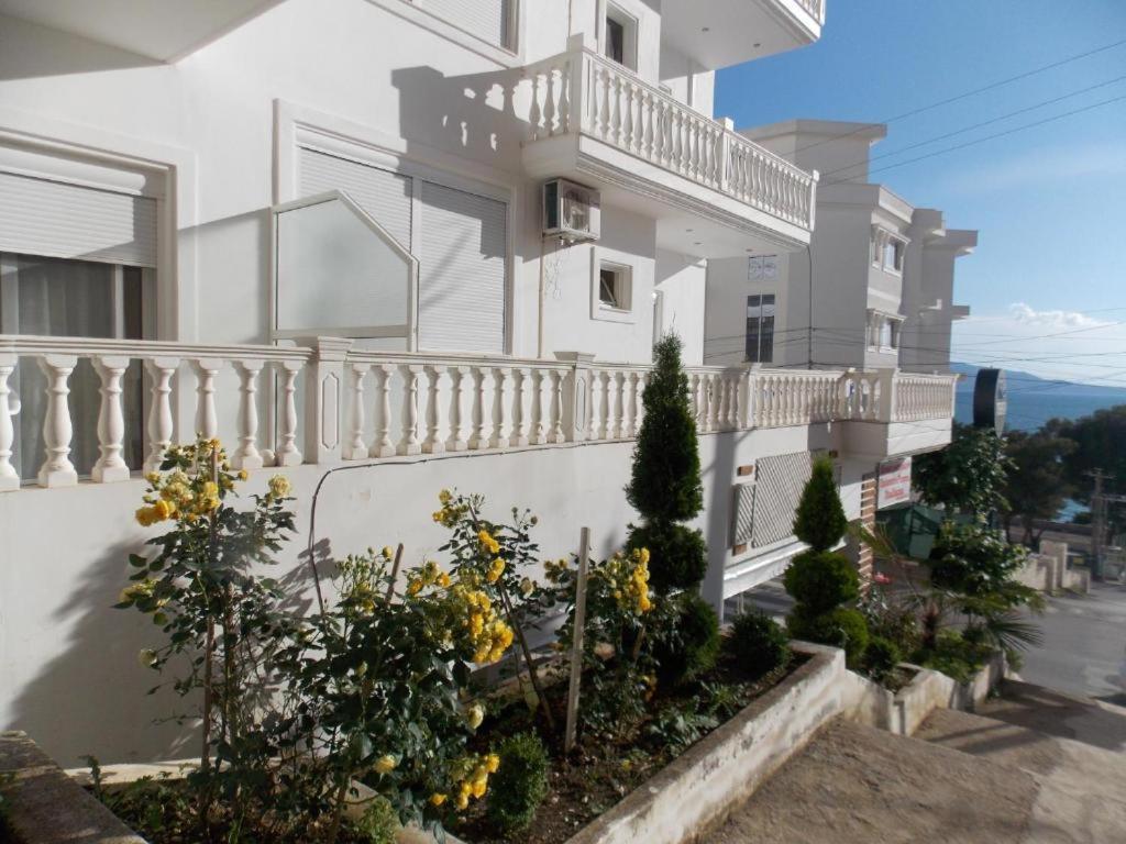 Coastline Apartments Sarandë Buitenkant foto