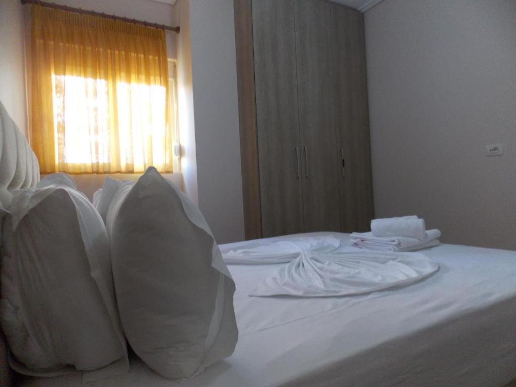Coastline Apartments Sarandë Buitenkant foto